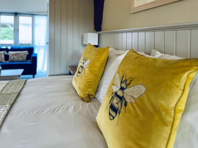 Dingle Marsh Barns Hotel ดันนิช ภายนอก รูปภาพ