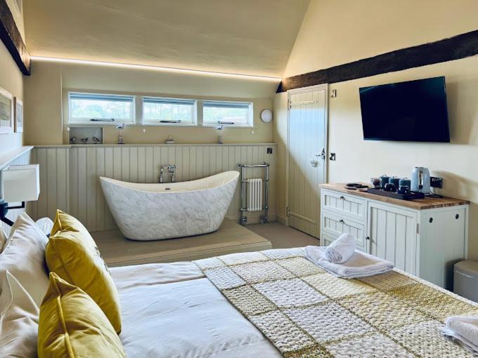 Dingle Marsh Barns Hotel ดันนิช ภายนอก รูปภาพ